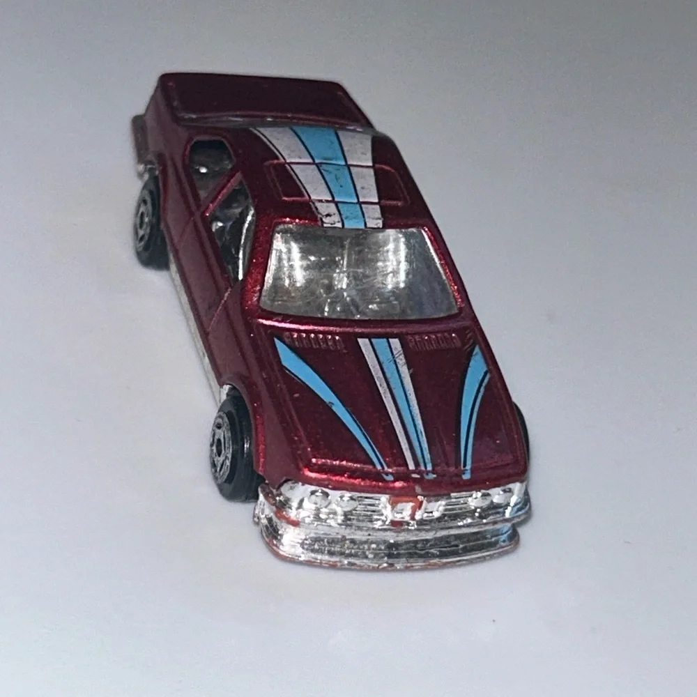 Vintage Summer BMW 635 CSi Diecast Car Metallic Red 1:64 Model Collectible Car